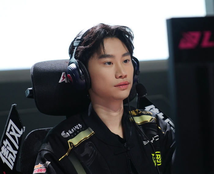 虎扑体育-包含Doinb回归赛场，惊险取胜首场状态亮眼，公牛观众沸腾！的词条